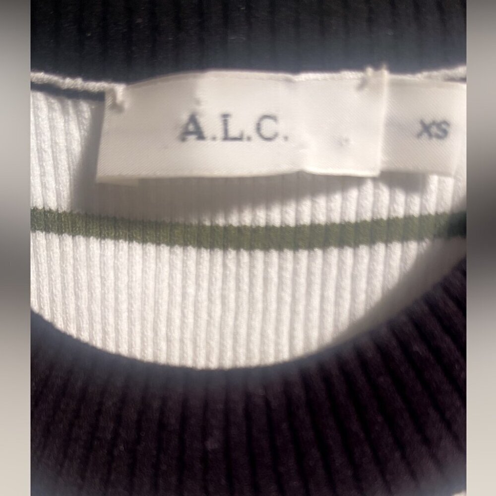 A.L.C. New NT White Striped Stretch Sleeveless Trendy Stylish Crop Knit Top XS - Picture 4 of 5